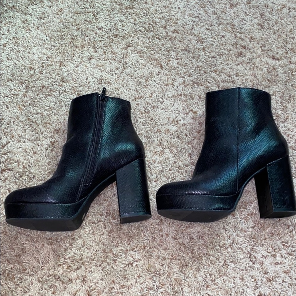 Matisse black booties